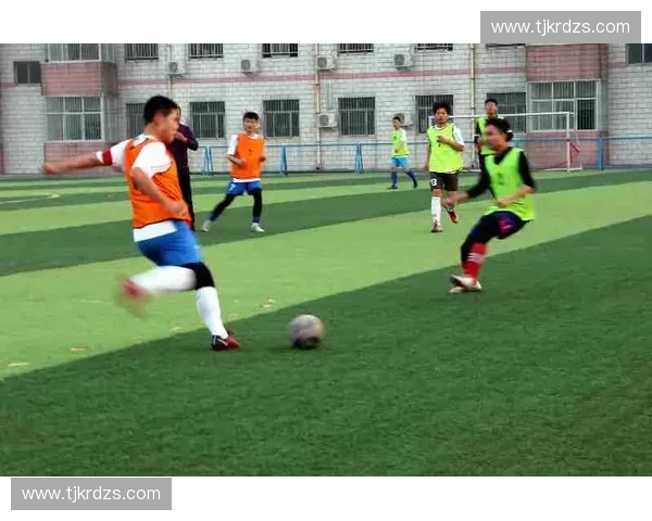 今天有哪些精彩足球比赛正在进行一览今日赛事精彩纷呈看点不断 今天有哪些精彩足球比赛正在进行一览今日赛事精彩纷呈看点不断